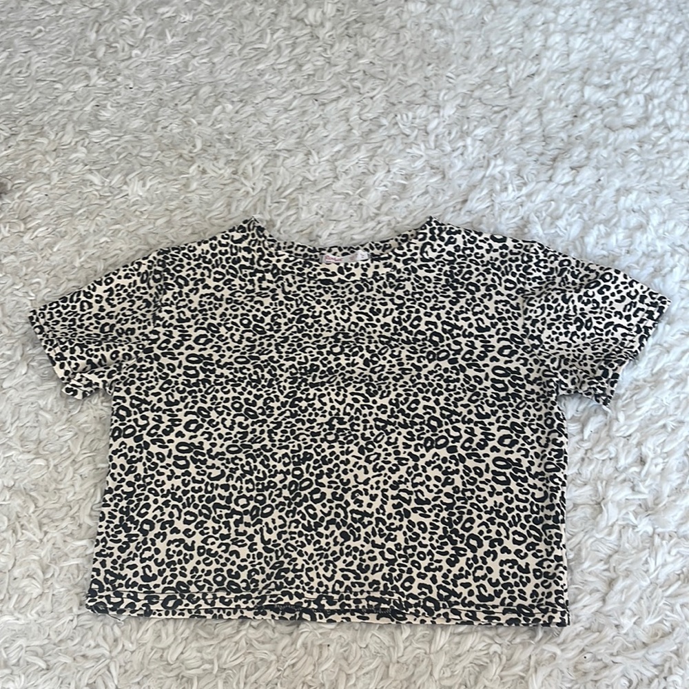 XS Romwe cheetah print shirt